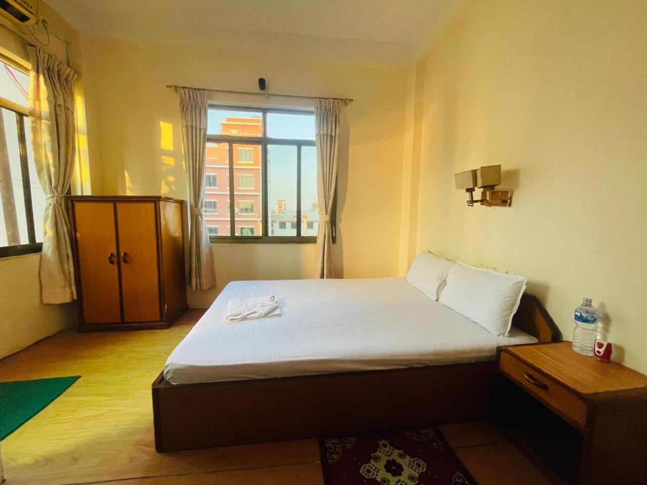 New Buddha Bhoomi Guest House Lumbinī Exteriör bild